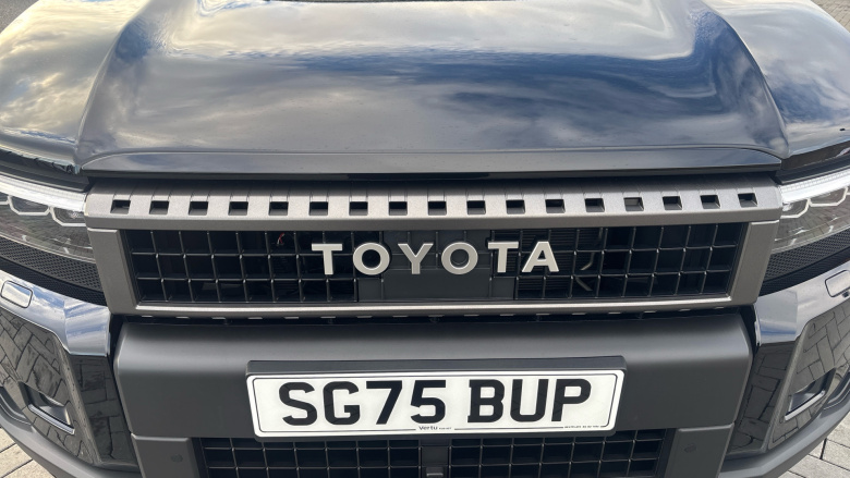Toyota Land Cruiser 2.8 D-4D 48V 205 Invincible 5dr Auto [Pan Rf/5 St] Diesel Station Wagon